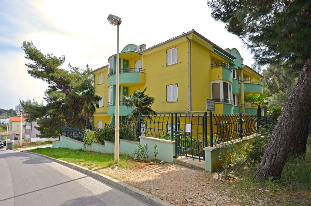 Apartment Blazenka Pula Exterior photo